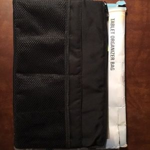 host pick!! 🎉🎉🎉Tablet bag